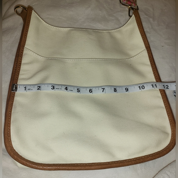 NWOT ah dorned handbag with adjustable pink guitar strap - Picture 5 of 11